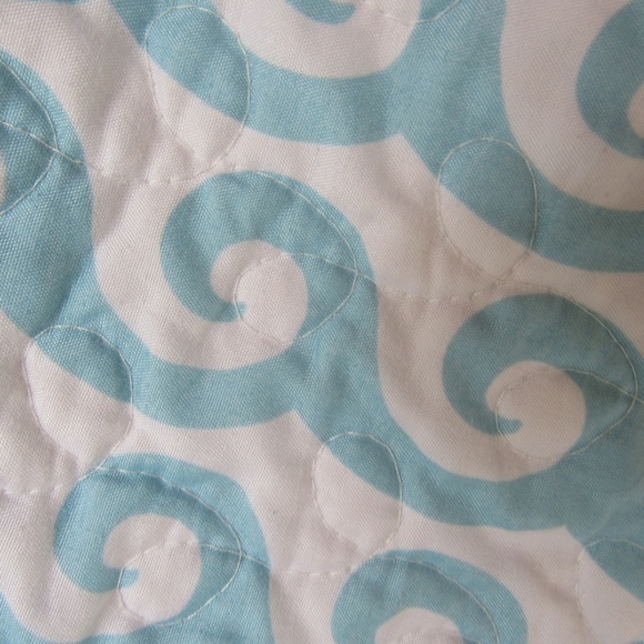 Quilted Whale Blanket Bedspread Fabric Few Spots Full? - Picture 3 of 13